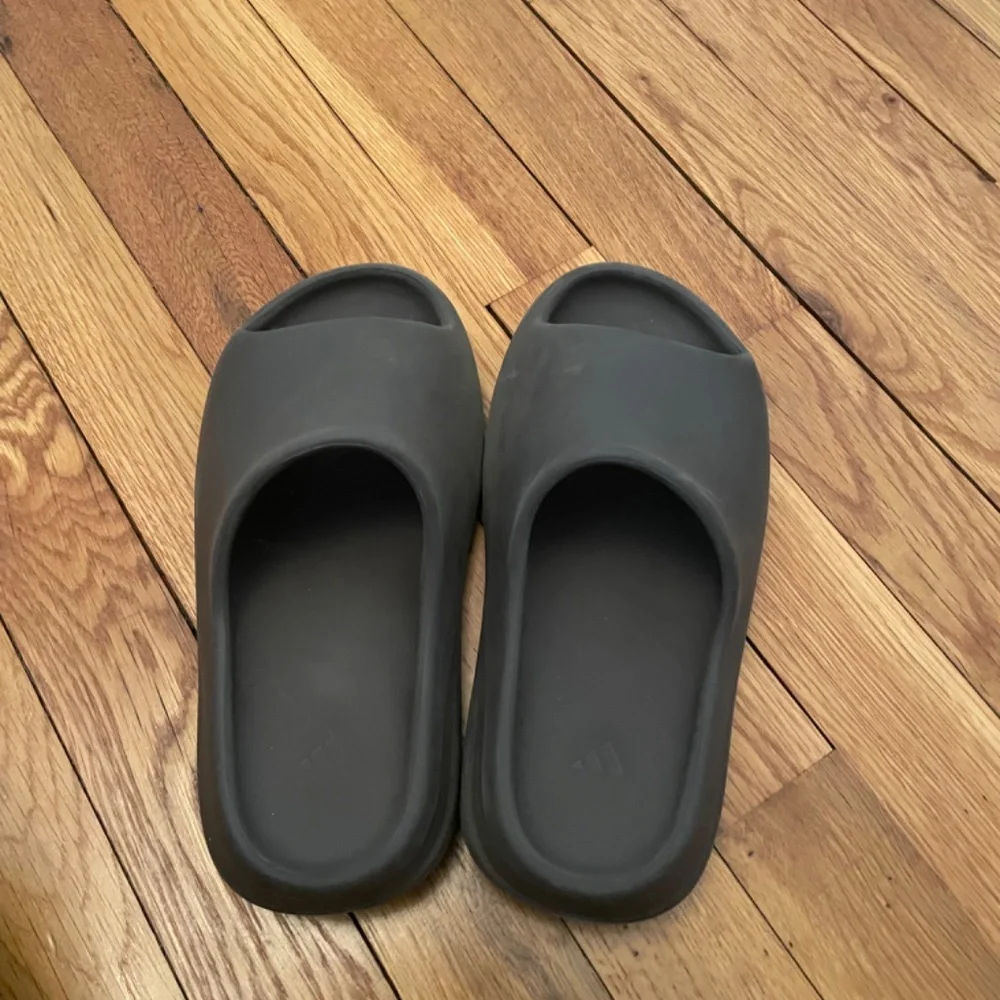 adidas size yeezy